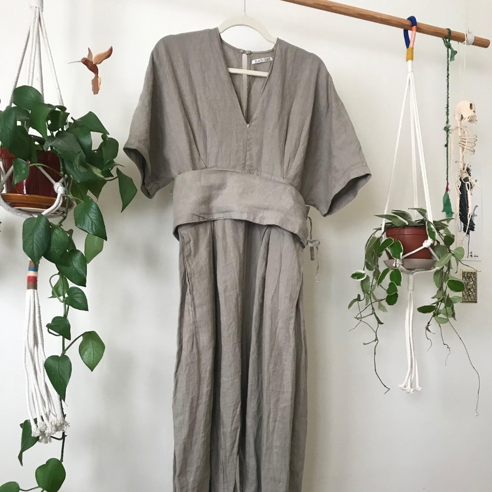 Black Crane V-Neck Jumper